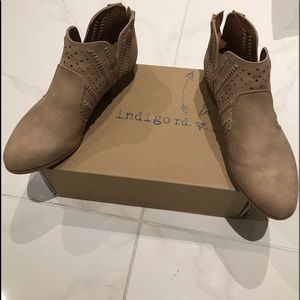 Brand new! Indigo rd taupe booties